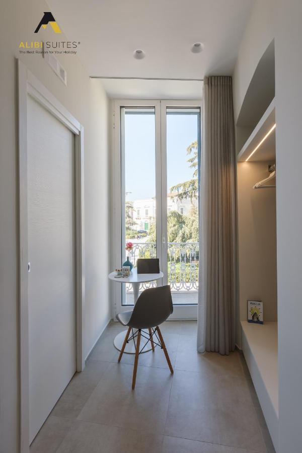 Alibi Suites Suite Museum: Gioiello Con Vista Sul Museo Archeologico Nazionale, Letto E Doccia Con Cromoterapia, Smart Tv, Wifi E A/C روفو دي بوليا المظهر الخارجي الصورة