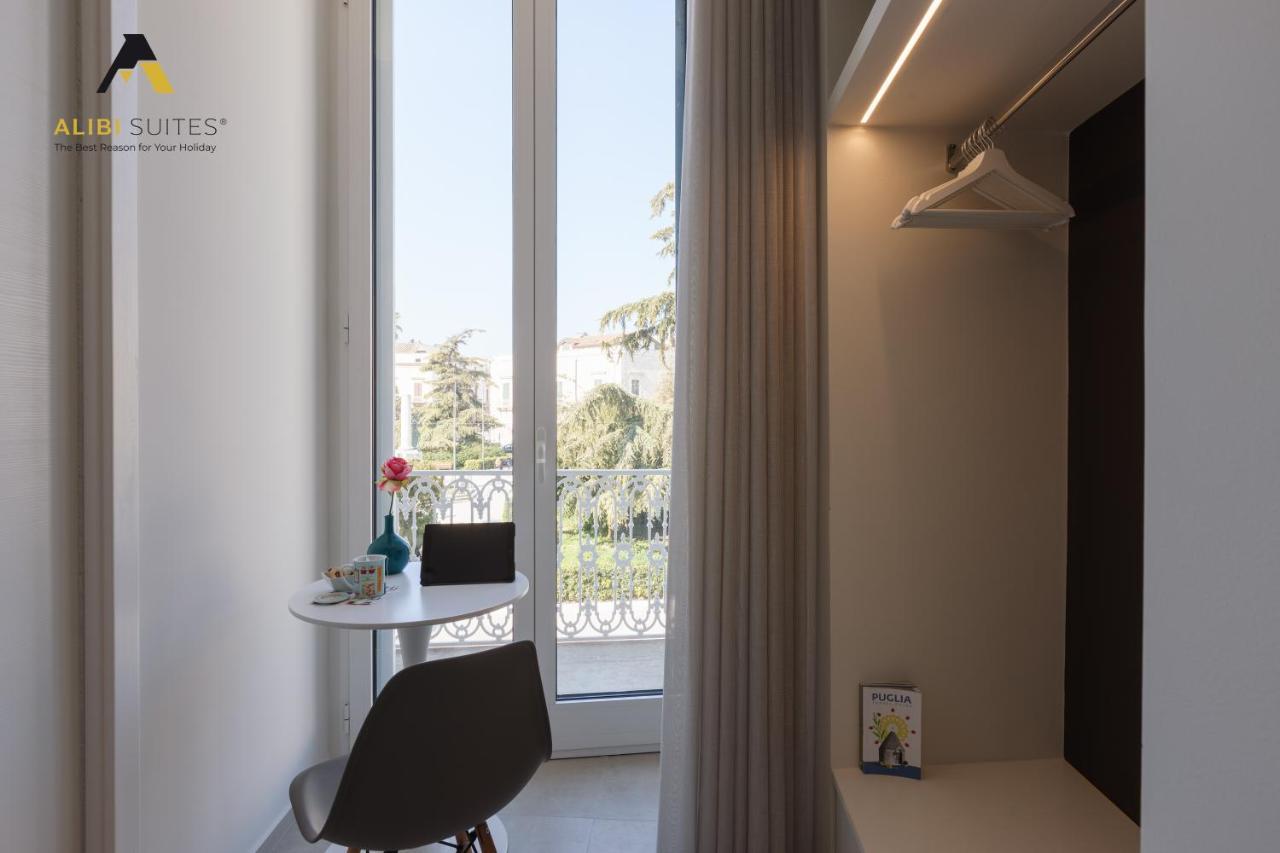 Alibi Suites Suite Museum: Gioiello Con Vista Sul Museo Archeologico Nazionale, Letto E Doccia Con Cromoterapia, Smart Tv, Wifi E A/C روفو دي بوليا المظهر الخارجي الصورة